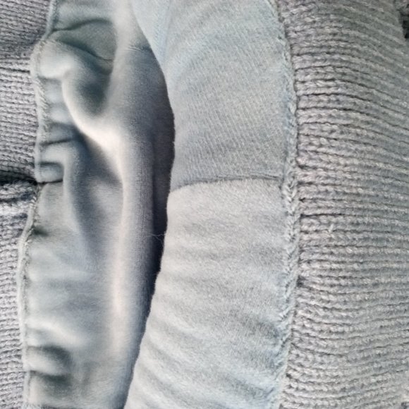 NWOT - Kids Knit Pom Pom Hat  attached Scarf/Collar - Picture 5 of 6